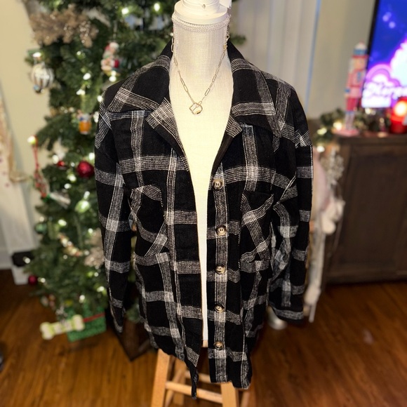 ☃️BOGO50%☃️ 🆕🖤EESOME: Button Down Shacket SMALL MEDIUM •SEE VIDEO• - Picture 8 of 12